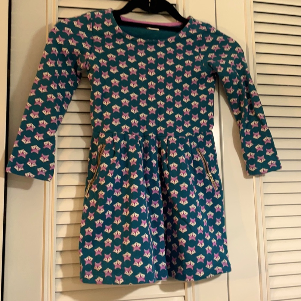 Like new, Gymboree, Girls size 5, Foxy dress. Two zip up pockets, soft and fun!
